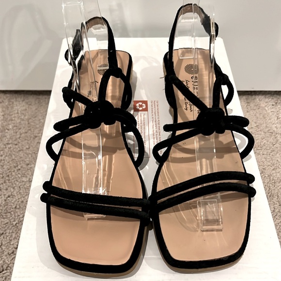 Eric Michael Elizabeth Strappy Sandals - Picture 4 of 10